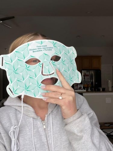 Wireless Crown Photon LED Face Mask, 8-Color Rechargeable Light Beauty Mask photo review